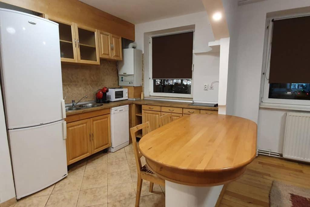 Titian'S Cozy Apartment Сибиу Экстерьер фото